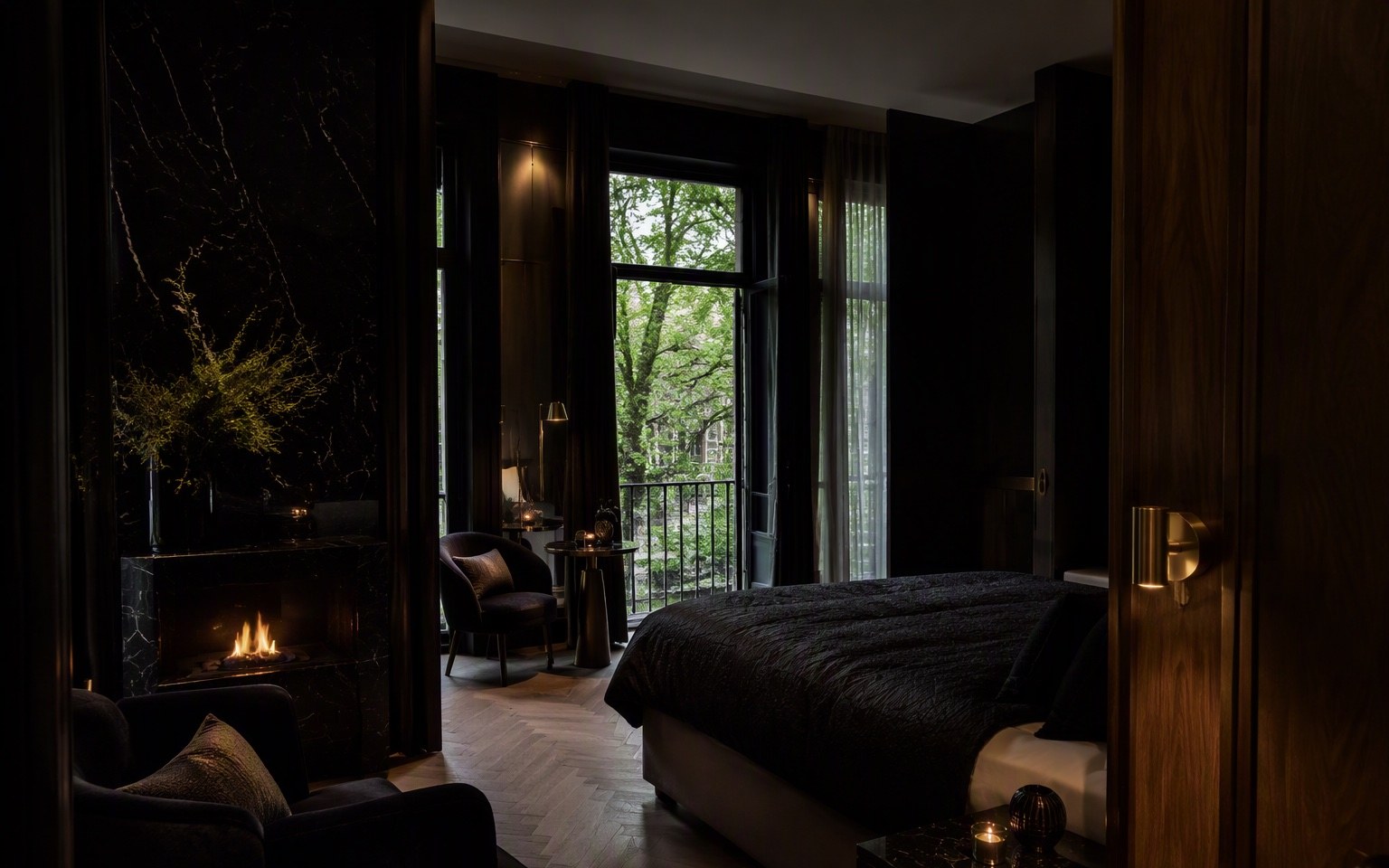 Nero Kamer met zwart marmer en walnoothout